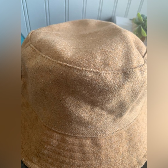 Kensie bucket hat - Picture 2 of 5